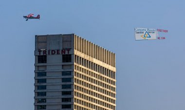 केनरा बैंक ने मुंबई में उड़ाया हवाई विज्ञापन