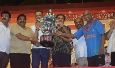 क्रिकेटर विनोद कांबली, डायरेक्टर महेश मांजरेकर द्वारा सुप्रीमो ट्रॉफी क्रिकेट टूर्नामेंट सीजन 9 का भव्य उद्घाटन