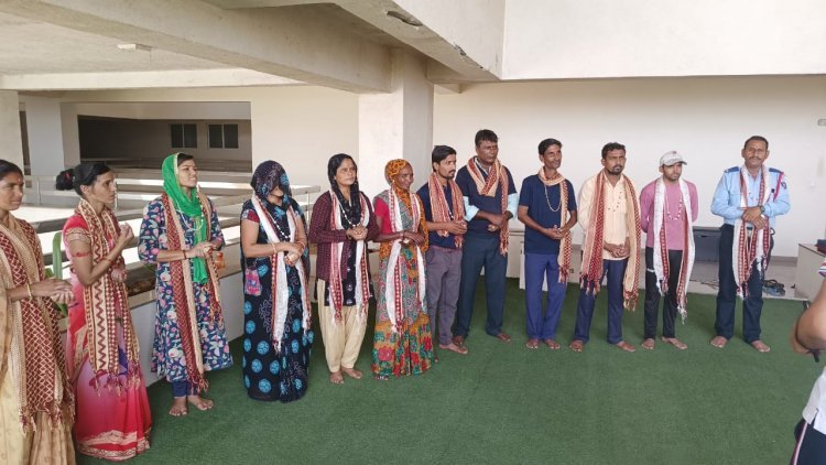 सम्मान देकर मनाया मजदूर दिवस