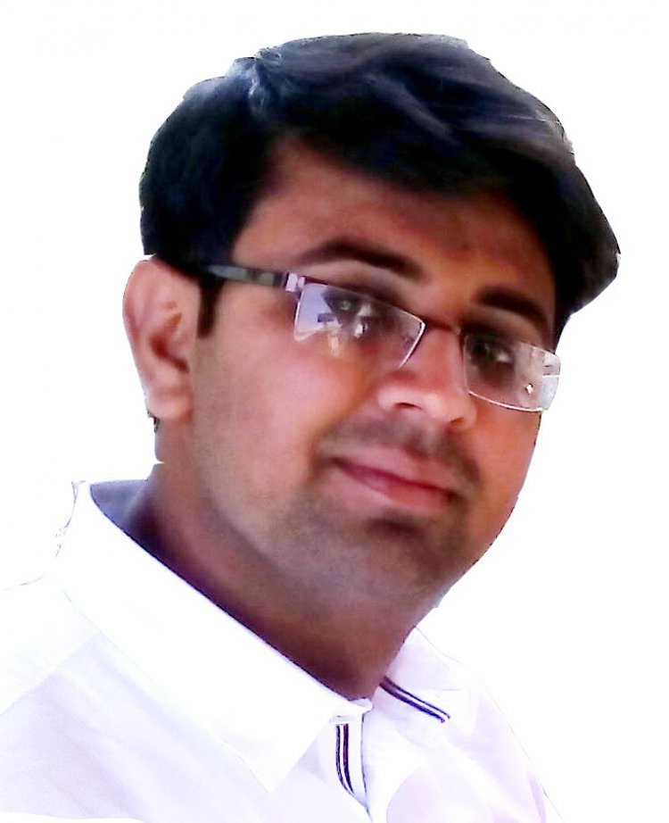 सूना-सूना लग रहा, बिन पेड़ों के गाँव ; पंछी उड़े प्रदेश को, बांधे अपने पाँव ।।