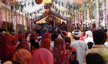 श्री खेतलाजी मंदिर पर चढ़ाई धर्म ध्वजा, जयकारों की गूंज से पूरा वातावरण हुआ भक्तिमय