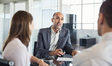 महामारी के बाद ऑफिस वियर चुनने के लिए 5 फैशन टिप्स