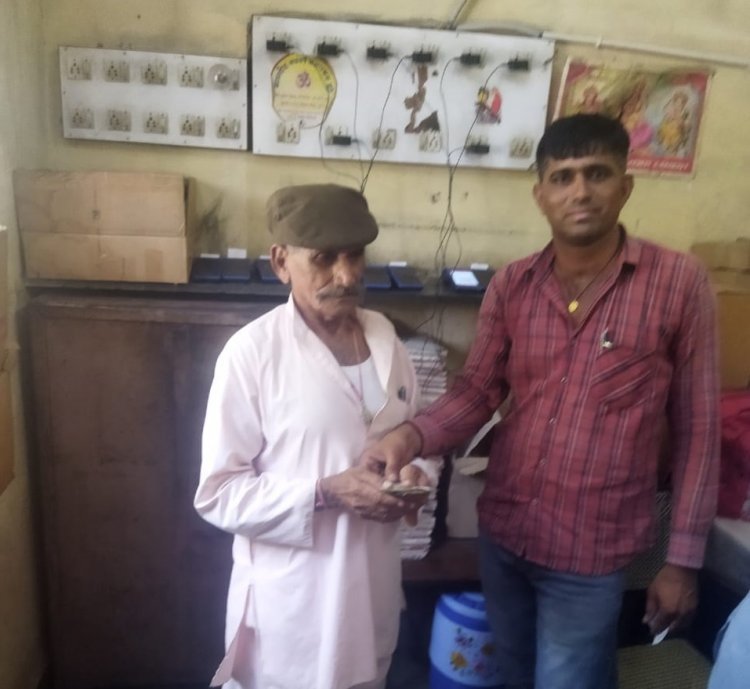 पाली: रोडवेज आगार के बस परिचालक ने दिया ईमानदारी का परिचय