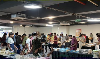 "किताब लवर्स" ने 17 से 25 तक 'लोड द बॉक्स' बुक फेयर महात्मा गांधी म्यूजियम, जुबली चौक,जवाहर रोड,लोहाना पारा में आयोजित