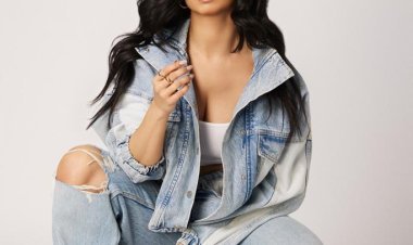 अभिनेत्री सौंदर्या शर्मा ने अपनी रिप्ड जींस में डेनिम लुक में चार चांद लगा दिए