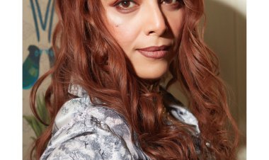 फ़िल्म त्रिदेव की एक्ट्रेस सोनम ने वाइट को-ऑर्डस में बिखेरा अपना जलवा