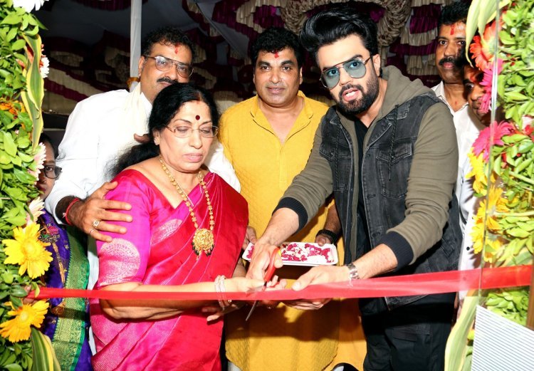 मनीष पॉल, गजराज राव, गणेश आचार्य ने किया तुंगा अस्पताल की नई ब्रांच का उद्घाटन