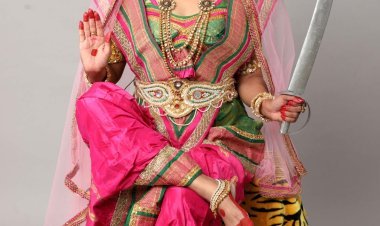 माँ दुर्गा के नव अवतार का फोटो शूट एक दिन में करने वाली पहली एक्ट्रेस हैं एकता जैन