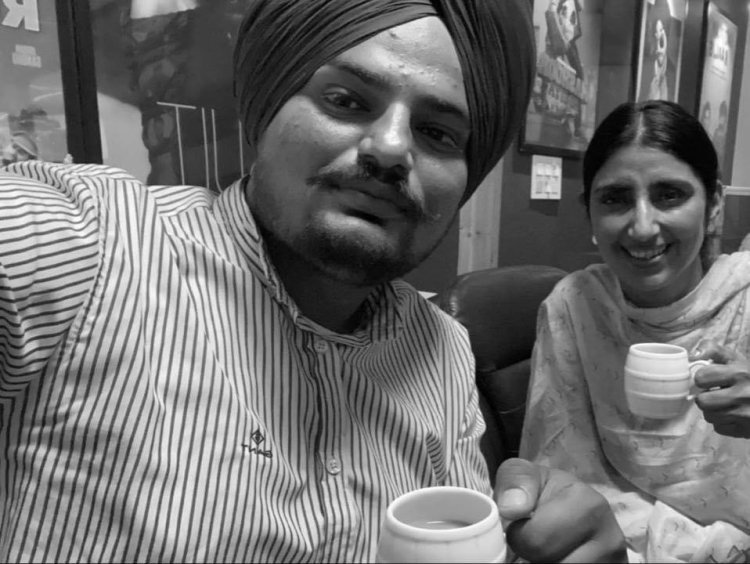 सिद्धू मूसेवाला को याद करते हुए भावुक होई जसविंदर बराड़ 'रंग पंजाब दे' सेट पर