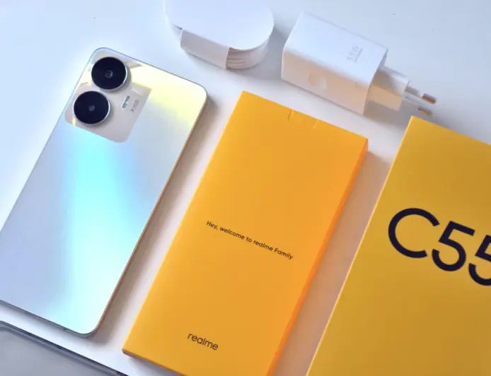 खूबसूरत डिजाइन वाला Realme का ये फोन हुआ सस्ता, Helio G88 प्रोसेसर, 5000mAh बैटरी से है लैस, जानिए डिटेल