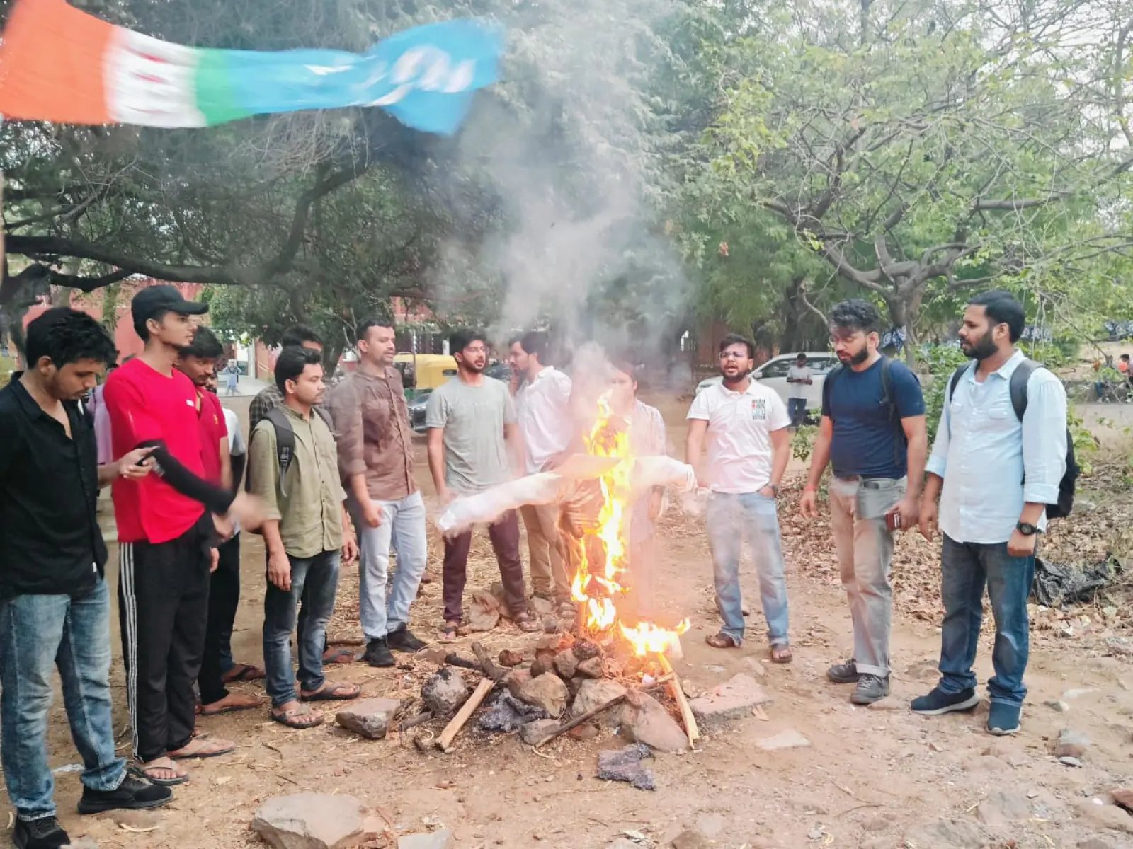 जहांगीर नेशनल यूनिवर्सिटी फिल्म का जेएनयू में छात्र संगठनों ने किया विरोध