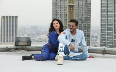 सनी लियोन प्रभुदेवा के साथ 'पेट्टा रैप' के गाने 'वेची सेयुथे' के ऑडियो लॉन्च में हुई शामिल