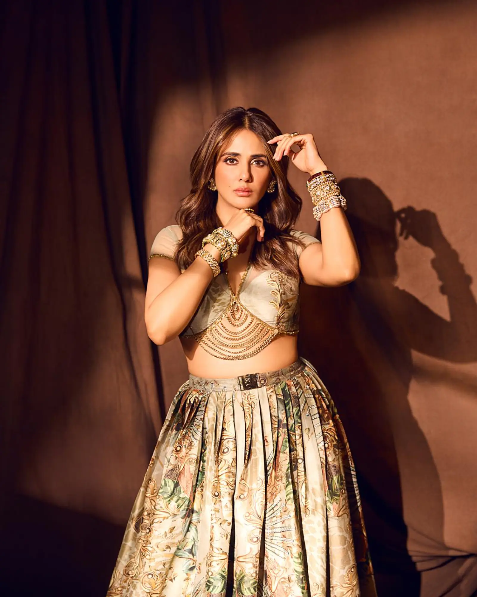 पारूल यादव ने क्लासी और एलिगेंट एथनिक आउटफिट में चलाई दिल पर छुरियां 