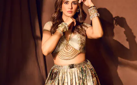 पारूल यादव ने क्लासी और एलिगेंट एथनिक आउटफिट में चलाई दिल पर छुरियां 