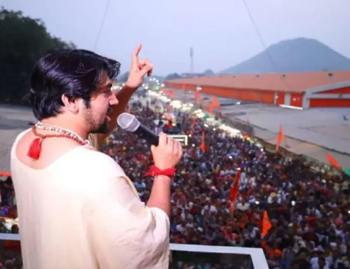 बागेश्वर बाबा की गूंज: 'जात-पात की विदाई, हिंदू भाईचारे की शुरुआत', जुटे लाखों भक्त