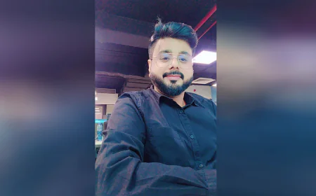 प्रयागराज के युवा टैरो रीडर सौरभ ओझा: विज्ञान और अध्यात्म के संगम से बदल रहे हैं ज़िंदगियाँ