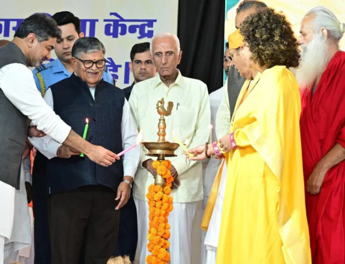 सनातन के सशक्त संदेश बने डॉ अभिषेक वर्मा, सद्गुरू सुधांशु महाराज ने की सराहना