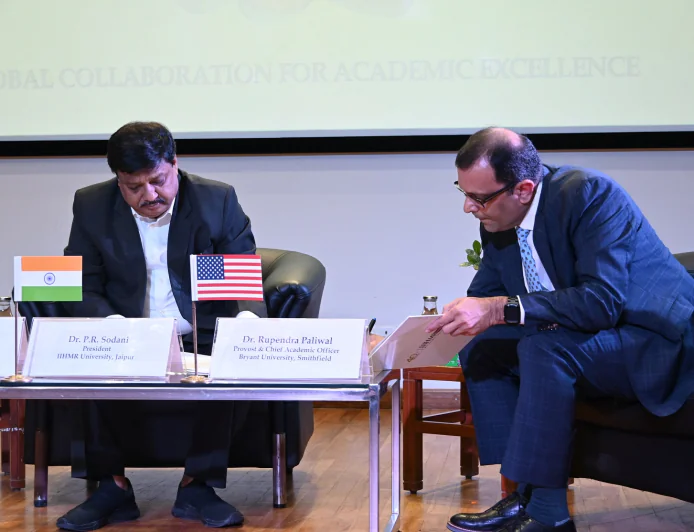 आईआईएचएमआर यूनिवर्सिटी ने ब्रायंट यूनिवर्सिटी संग किया वैश्विक MoU